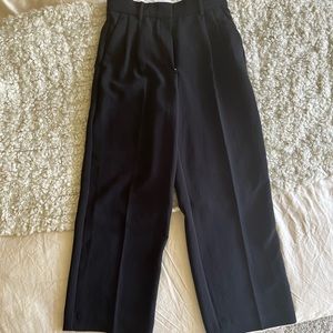 Aritzia Effortless cropped pant size 4